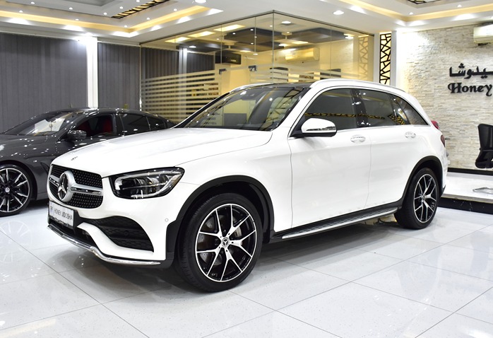 Mercedes Benz GLC 200 ( 2021 Model ) in White Color GCC Specs