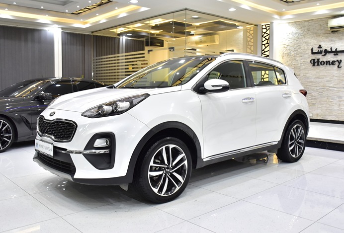 KIA Sportage ( 2021 Model ) in White Color GCC Specs