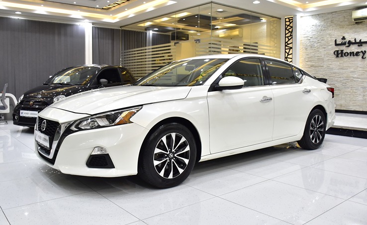 Nissan Altima ( 2020 Model ) in White Color GCC Specs