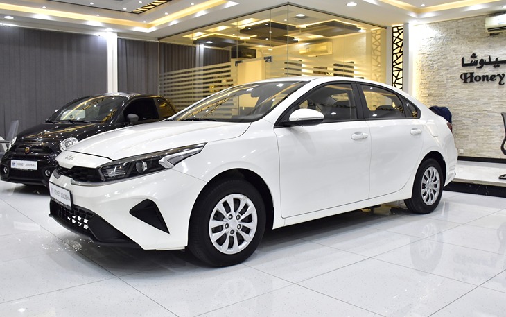 KIA Cerato ( 2022 Model ) in White Color GCC Specs