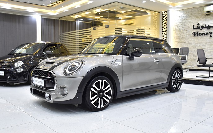 Mini Cooper S ( 2019 Model ) in Brown Color GCC Specs