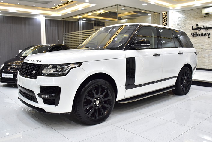 Land Rover Range Rover HSE ( 2016 Model ) in White Color GCC Specs