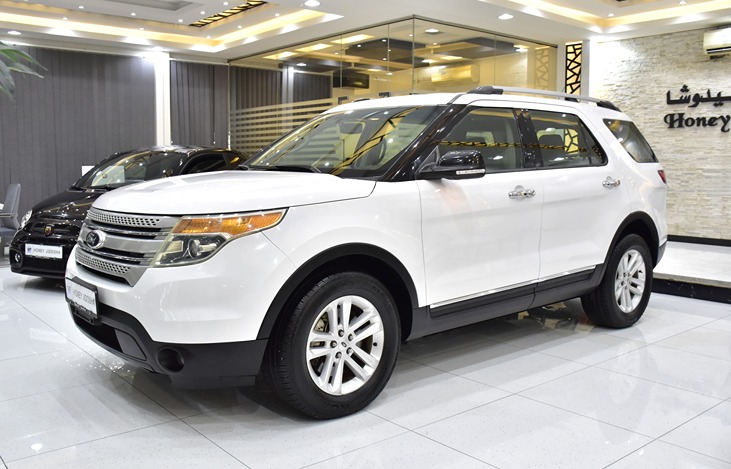 Ford Explorer XLT ( 2015 Model ) in White Color GCC Specs