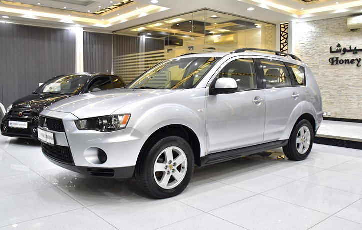 Mitsubishi Outlander 4WD ( 2012 Model ) in Silver Color GCC Specs